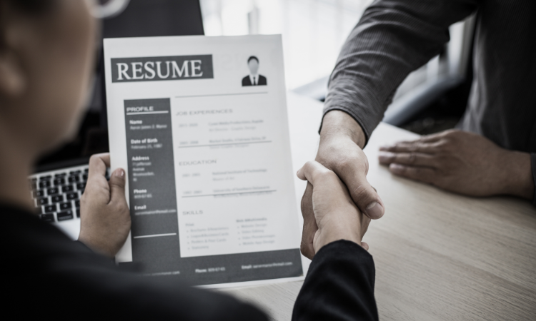 10 Reasons Why You Benefit from Using a Professional Resume Writer